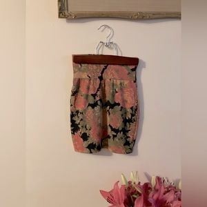 Aritzia Talula Women’s Floral Stretchy Skirt Extra Small Skirt